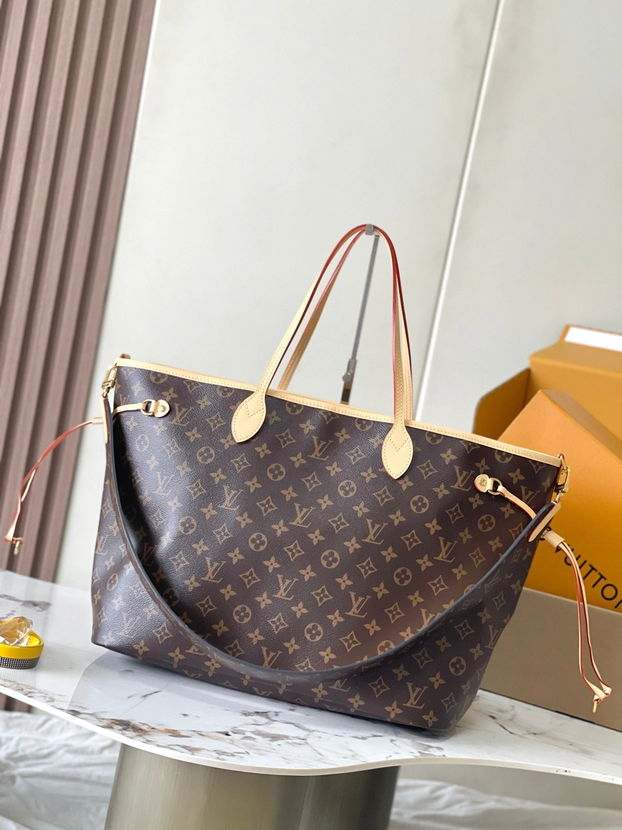 高仿奢侈品包LV新款雙面設計Neverfull Bandoulière Inside Out GM Monogram bag-M11948正品級別-貨到付款