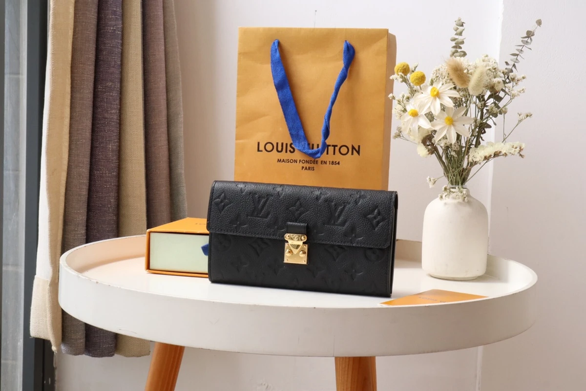 高仿包批發LV Sarah 錢包 Monogram 長款卡扣銀包 -M82638正品級別-貨到付款