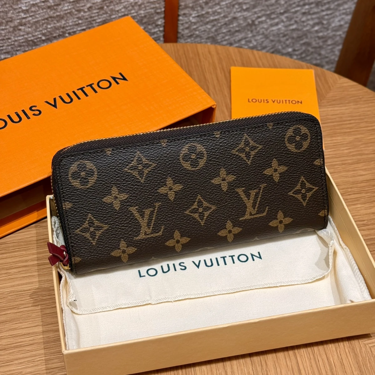 高仿包直銷LV Clémence 長款 拉鏈錢包 銀包-M60742正品級別-貨到付款