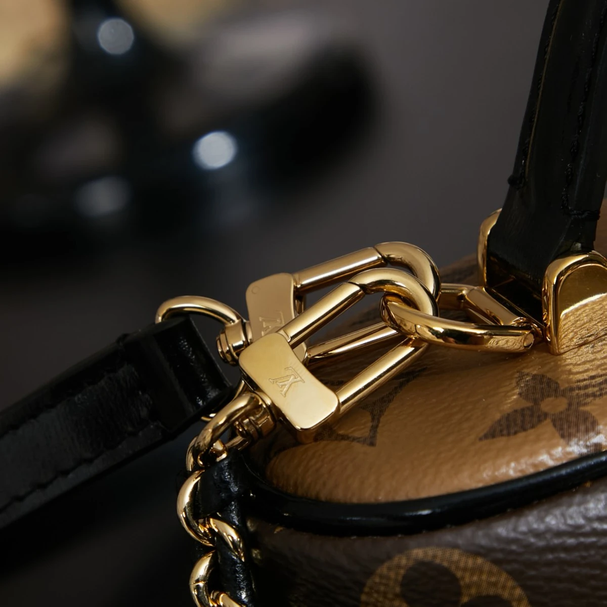 高仿奢侈品包LV Vanity Chain Pouch Monogram 化妝箱 化妝包袋-M47125正品級別-貨到付款