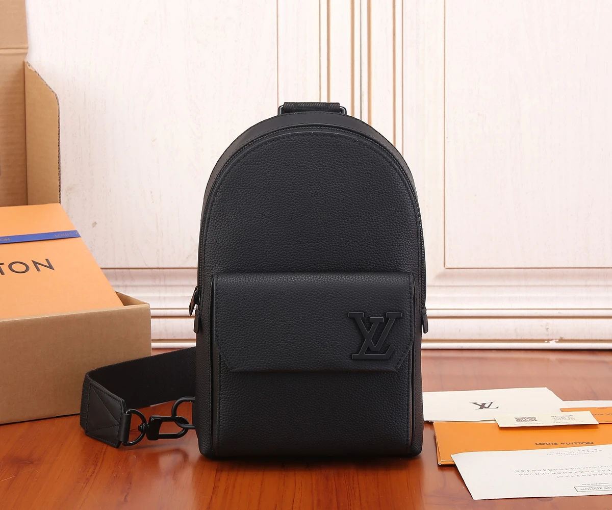 高仿名牌包LV Pilot 斜揹包 包包-M23736正品級別-貨到付款