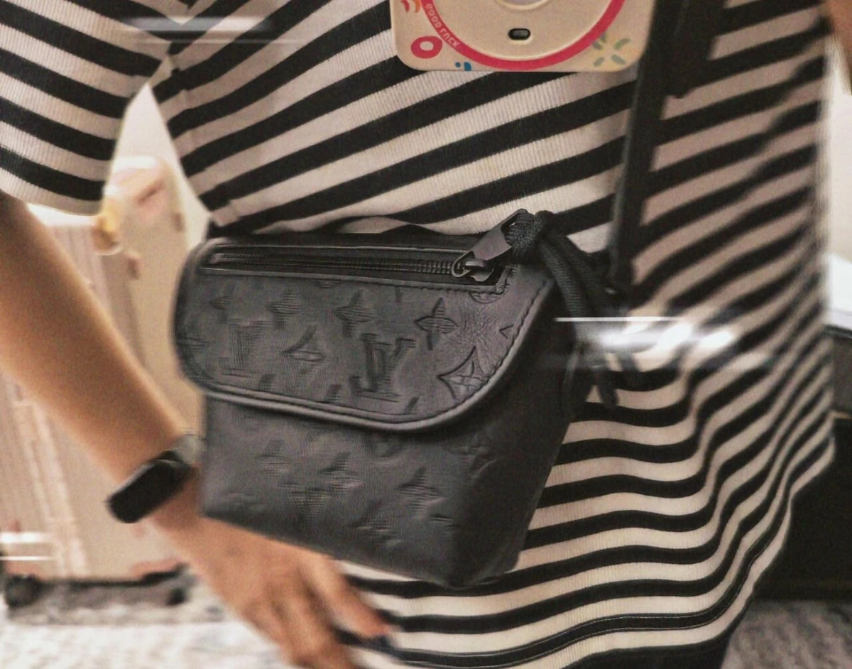高仿包批發LV Pulse Monogram Shadow 可穿戴式郵差包 包包-M12636正品級別-貨到付款