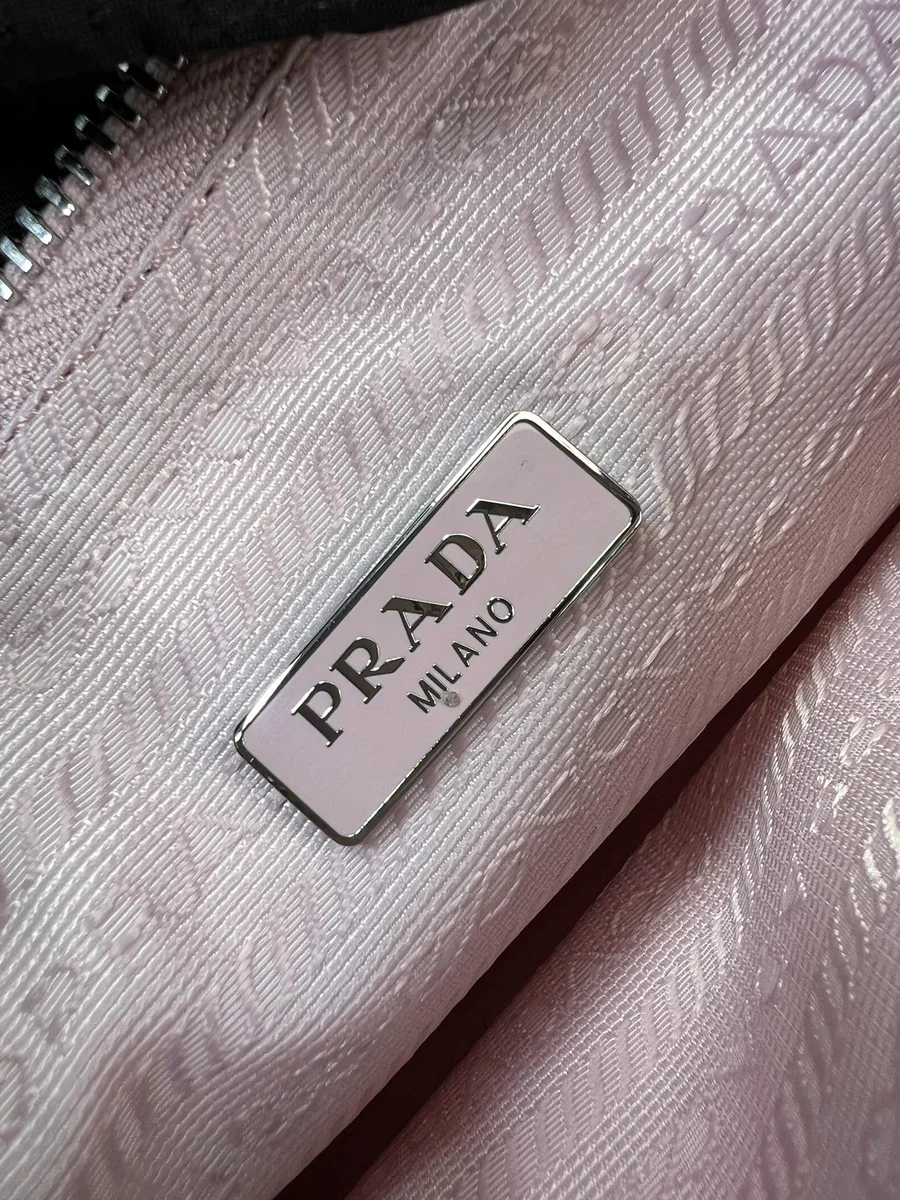高仿奢侈品包Prada Re-Edition 1BH204 MM粉色皮革肩背包包正品級別-貨到付款