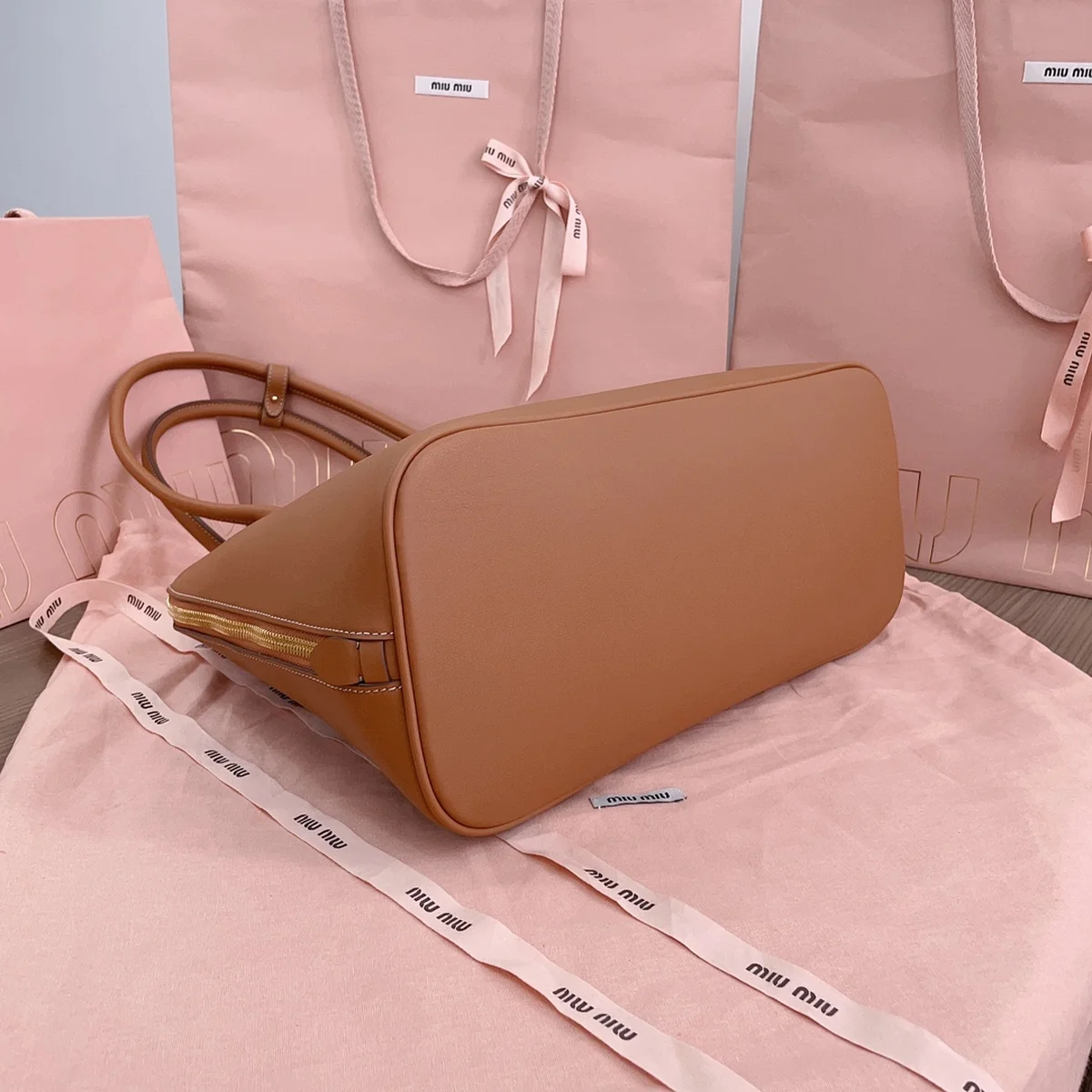 高仿名牌包MiuMiu 皮革包包5BA289正品級別-貨到付款
