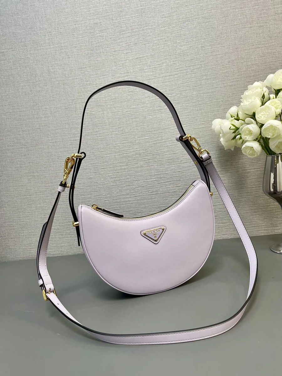 高仿包包Prada Curve 1BC194 PM黑色皮革單肩包包正品級別-貨到付款