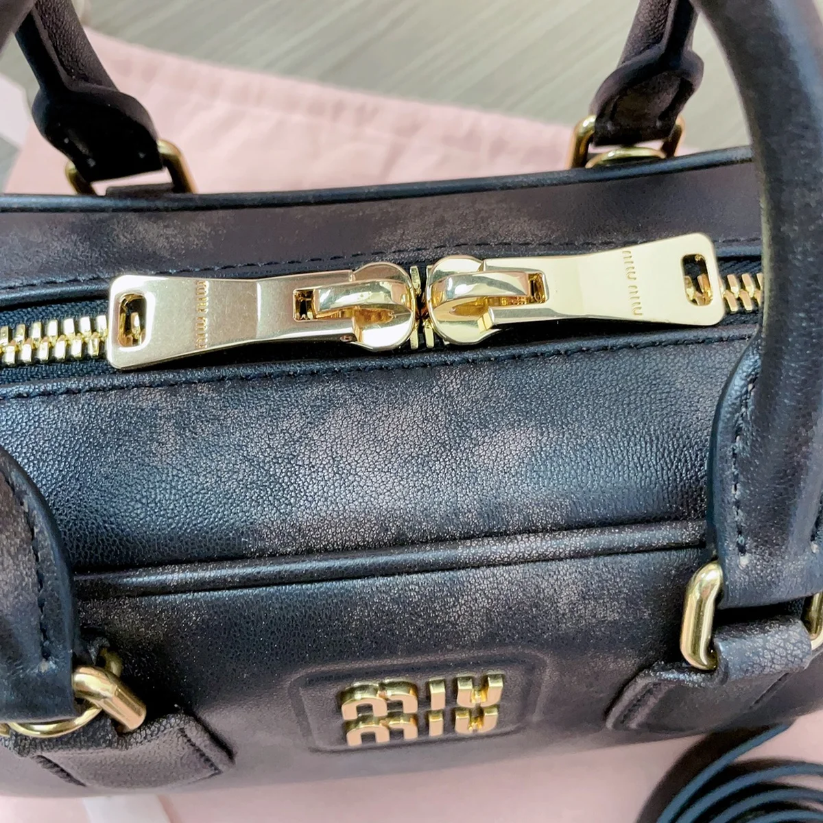 高仿包零售MiuMiu Arcadie皮革包包5BB142正品級別-貨到付款