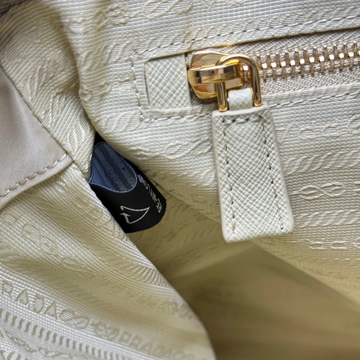高仿包批發Prada Re-Nylon 1BG529 MM灰色尼龍手提包包正品級別-貨到付款