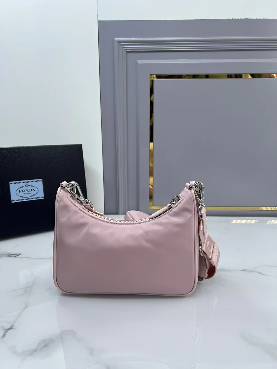 高仿奢侈品包Prada Re-Edition 1BH204 MM粉色皮革肩背包包正品級別-貨到付款