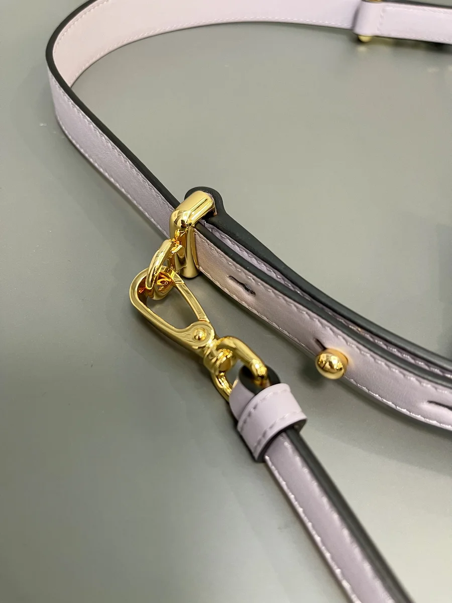 高仿包包Prada Curve 1BC194 PM黑色皮革單肩包包正品級別-貨到付款