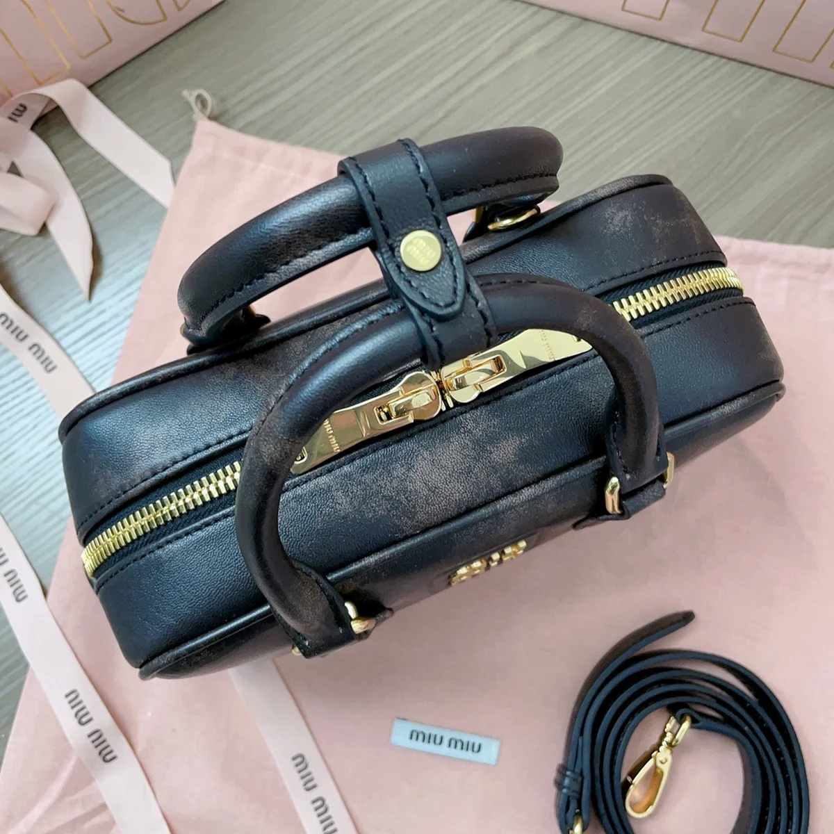 高仿包零售MiuMiu Arcadie皮革包包5BB142正品級別-貨到付款