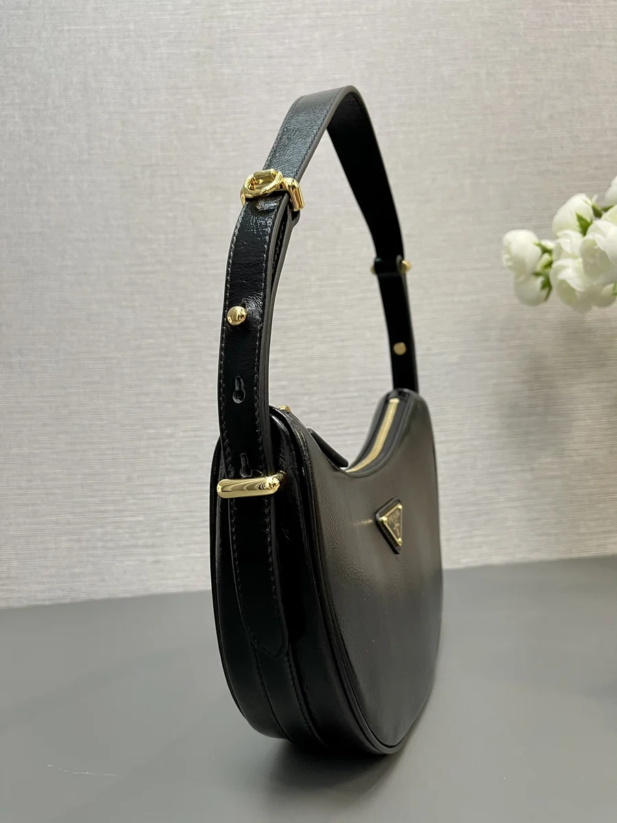 高仿名牌包Prada Classic 1BC194 PM黑色皮革肩背包包正品級別-貨到付款