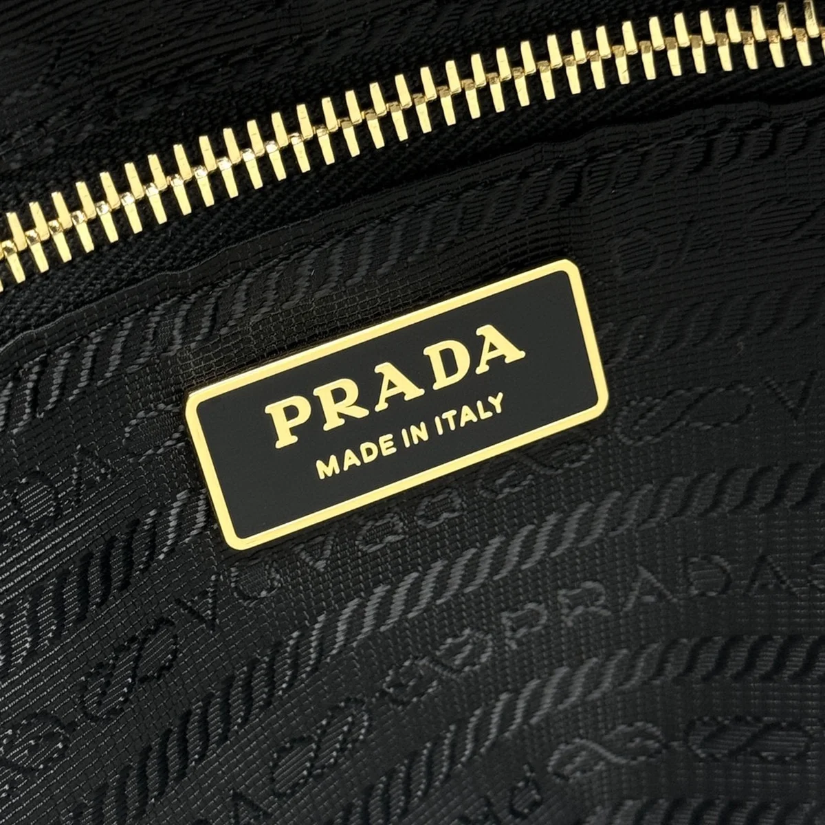 高仿名牌包Prada Re-Nylon 1BG529 MM黑色尼龍托特包包正品級別-貨到付款