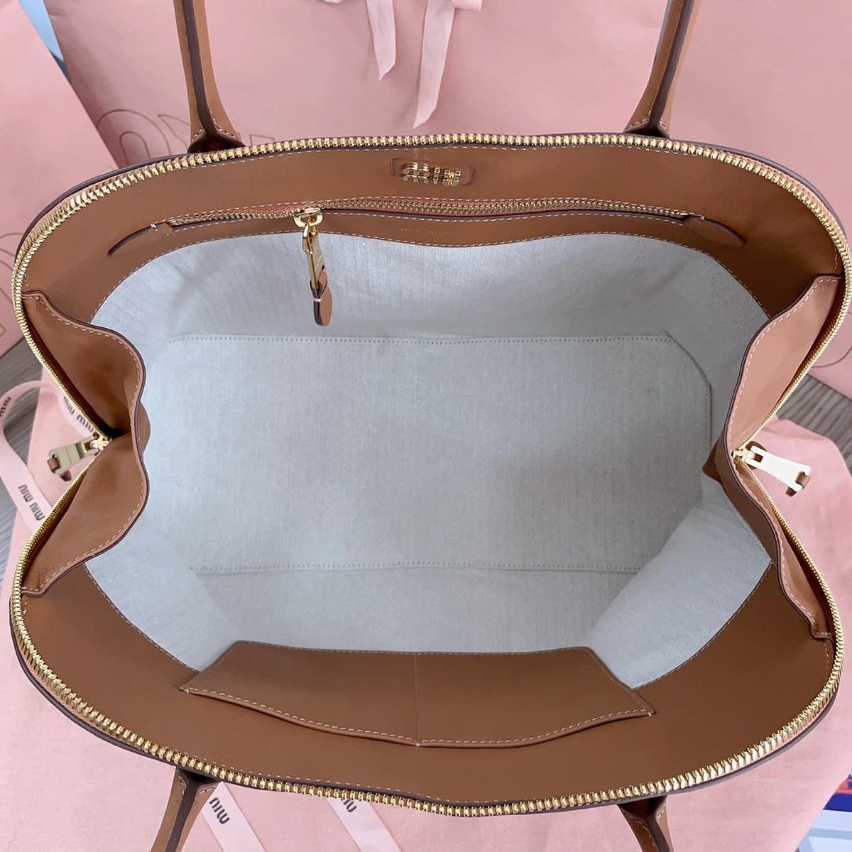 高仿名牌包MiuMiu 皮革包包5BA289正品級別-貨到付款