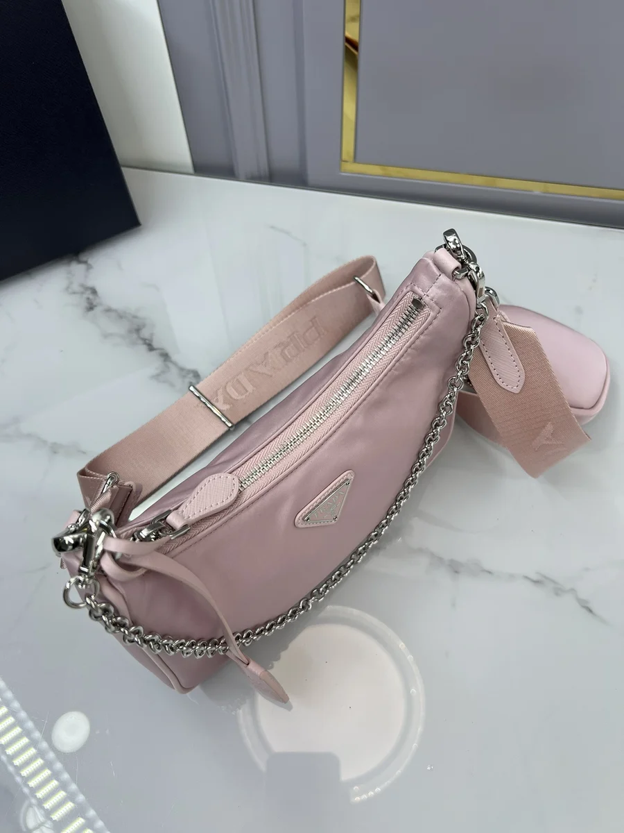 高仿奢侈品包Prada Re-Edition 1BH204 MM粉色皮革肩背包包正品級別-貨到付款