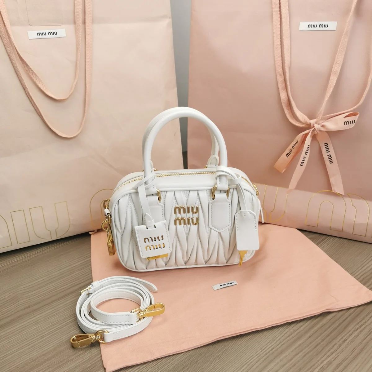 高仿包零售MiuMiu Arcadiematelassé納帕皮革包包5BB123正品級別-貨到付款