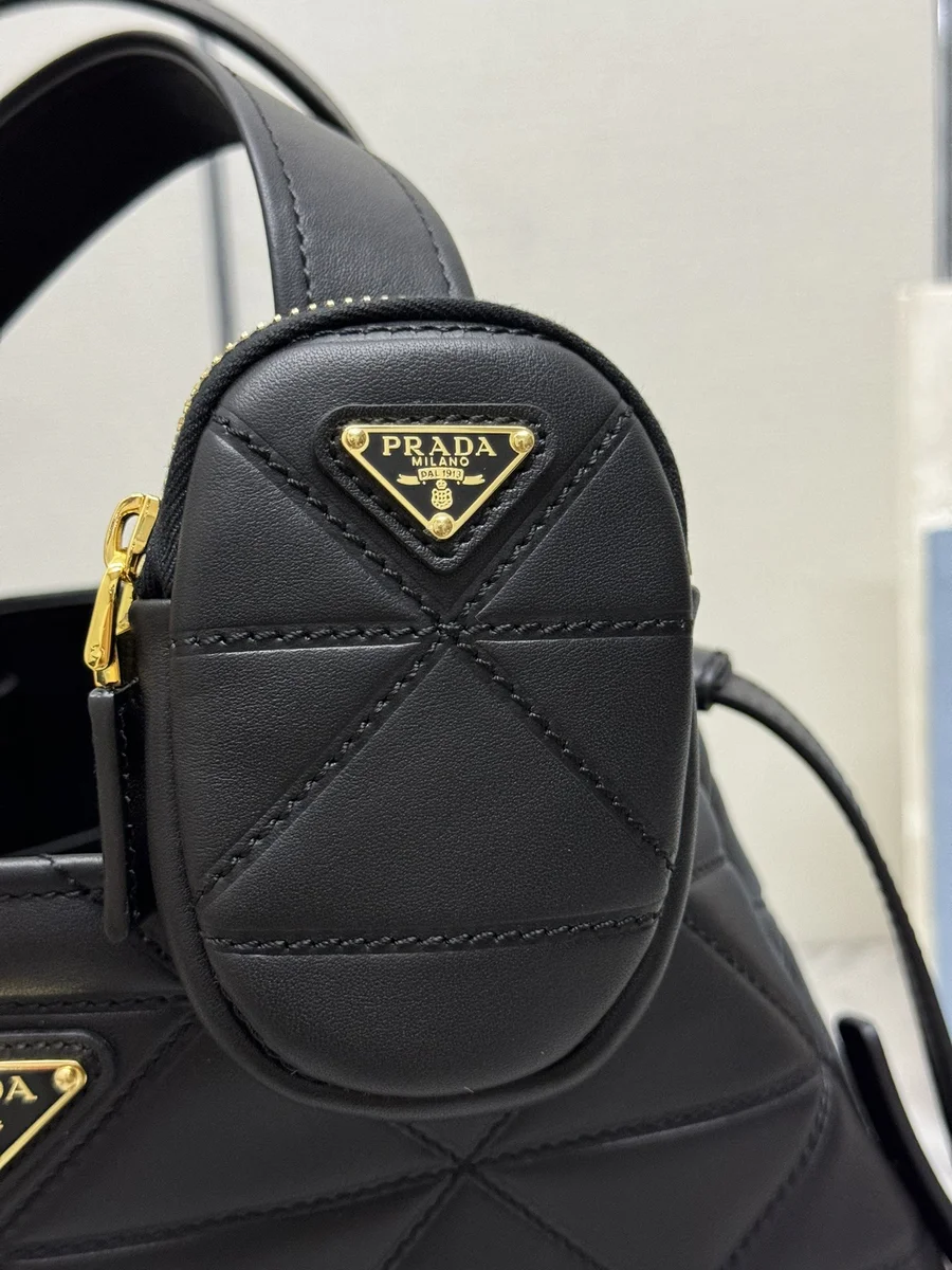 高仿包廠家Prada Symbole 1BG545 MM黑色皮革托特包包正品級別-貨到付款