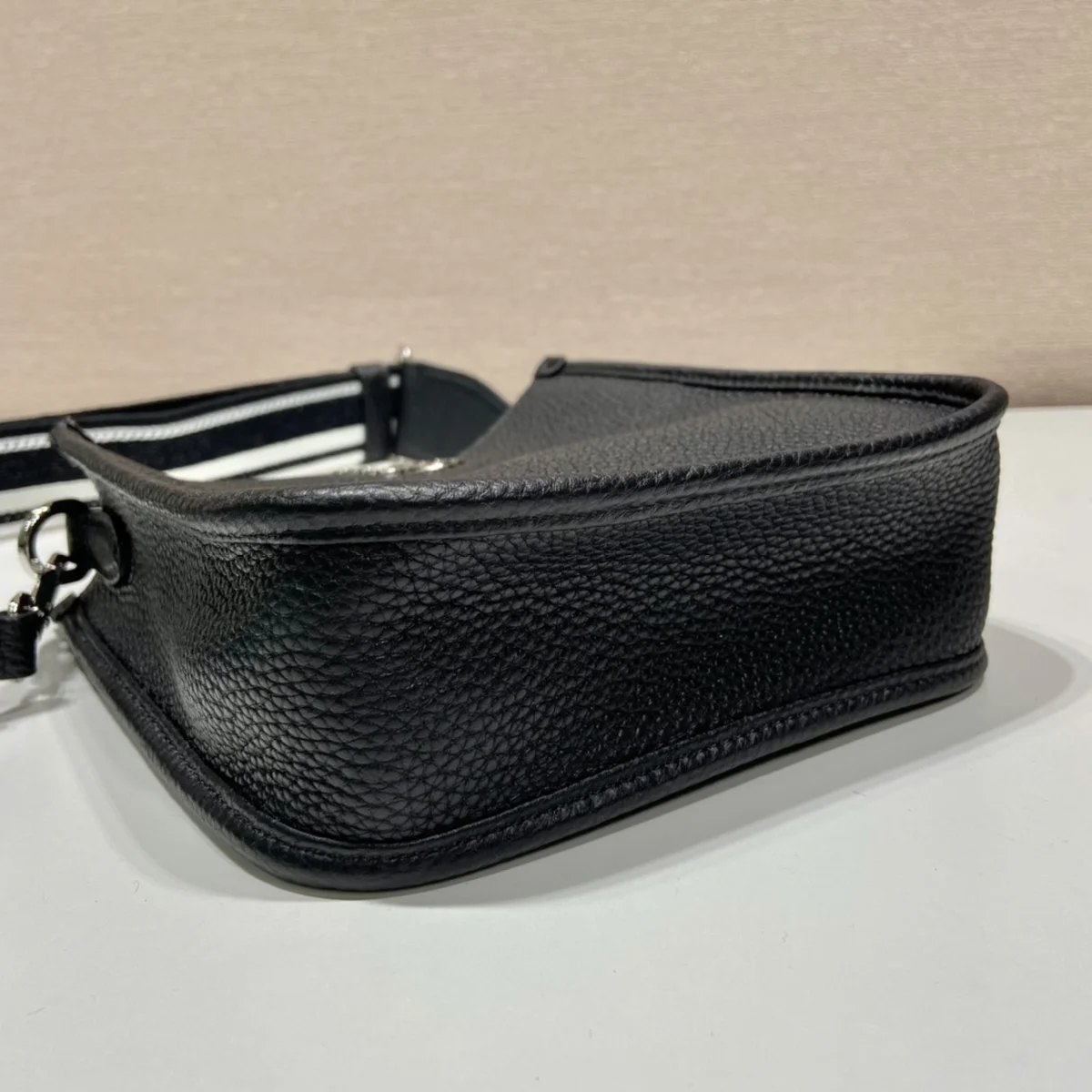高仿包直銷Prada Mini 1BH191 PM黑色皮革單肩包包正品級別-貨到付款