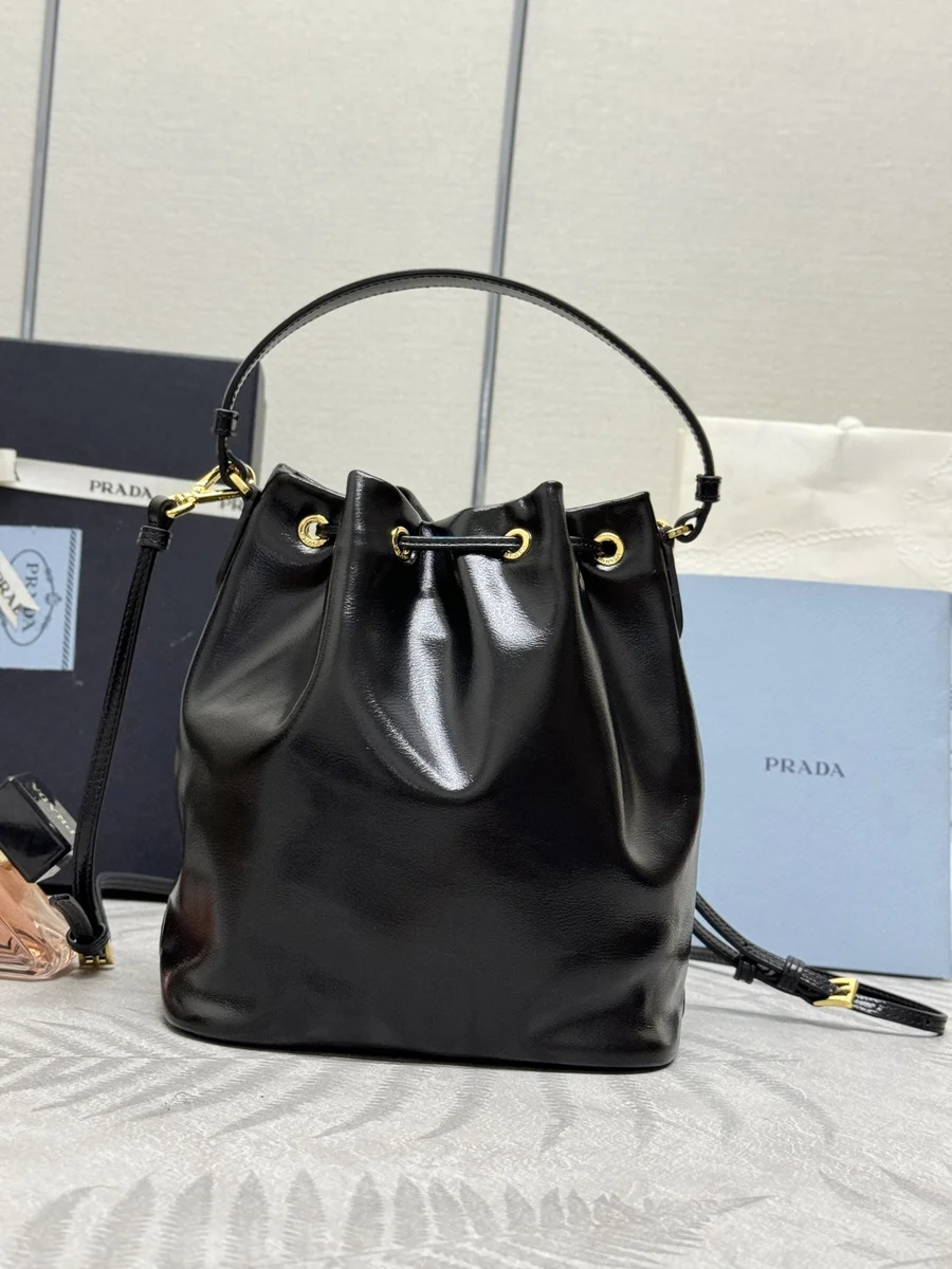 高仿奢侈品包Prada Nylon 1BH038 MM黑色尼龍單肩包包正品級別-貨到付款