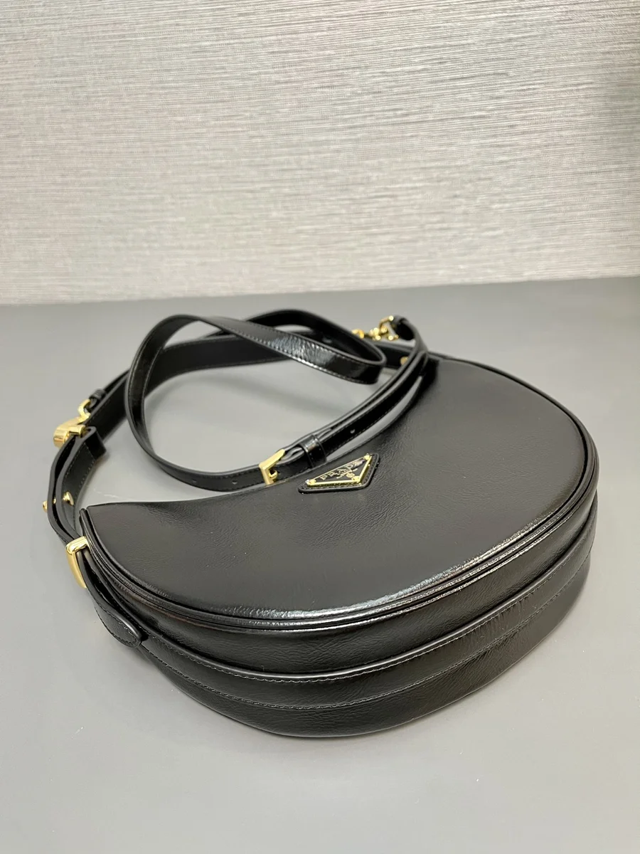 高仿名牌包Prada Classic 1BC194 PM黑色皮革肩背包包正品級別-貨到付款