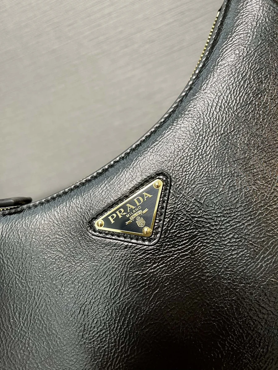 高仿名牌包Prada Classic 1BC194 PM黑色皮革肩背包包正品級別-貨到付款