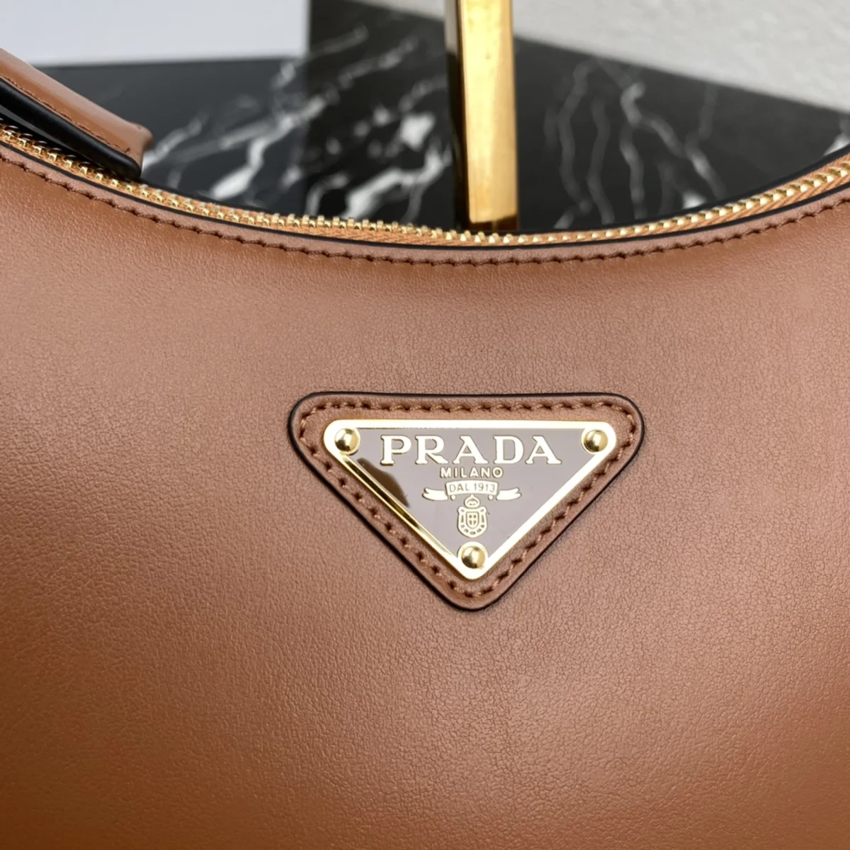 高仿包廠家Prada Curve 1BC194 PM白色 皮革單肩包包正品級別-貨到付款