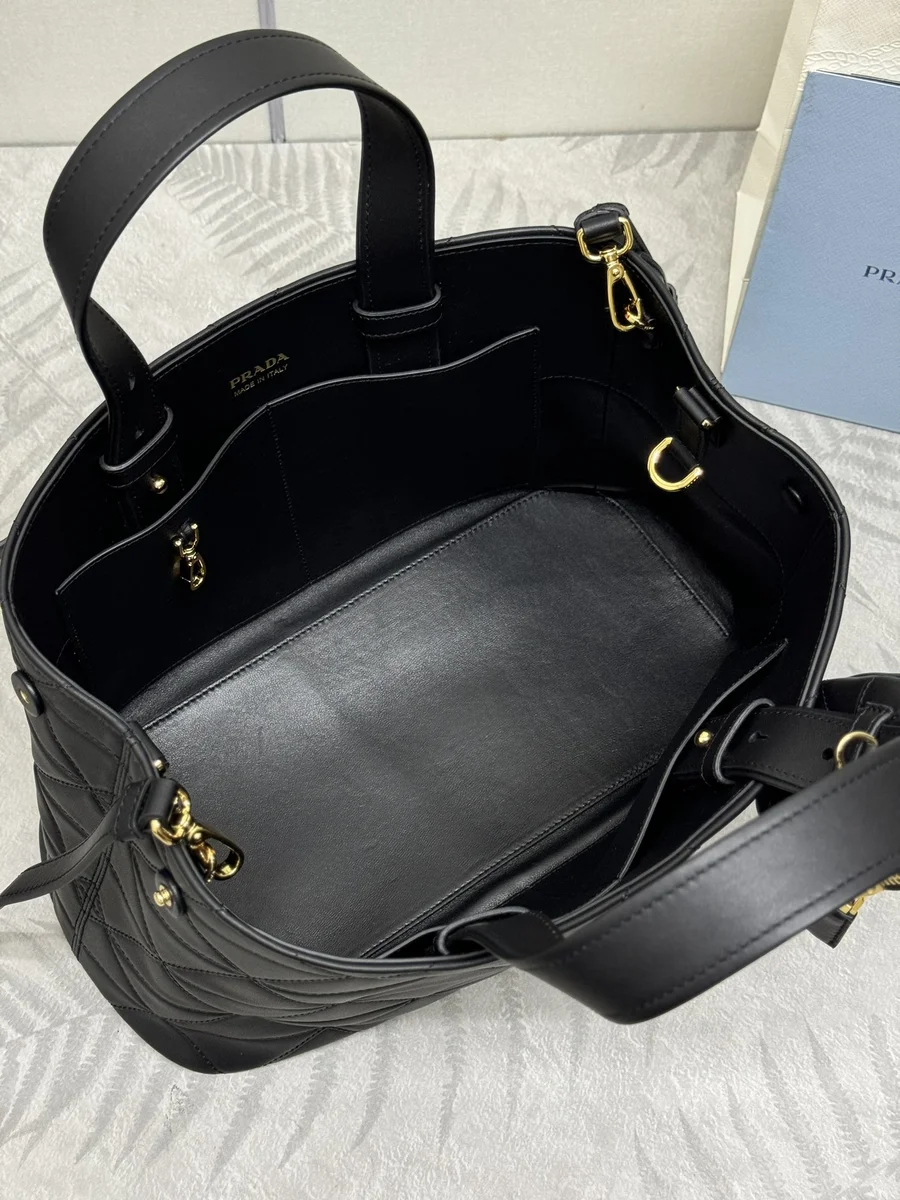 高仿包廠家Prada Symbole 1BG545 MM黑色皮革托特包包正品級別-貨到付款