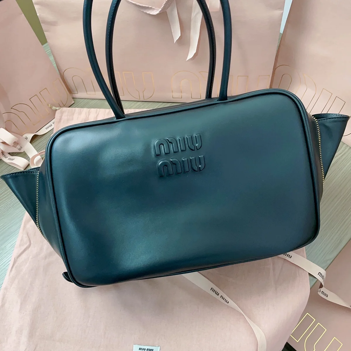 高仿包直銷MiuMiu 皮革Beau包包5BB117正品級別-貨到付款