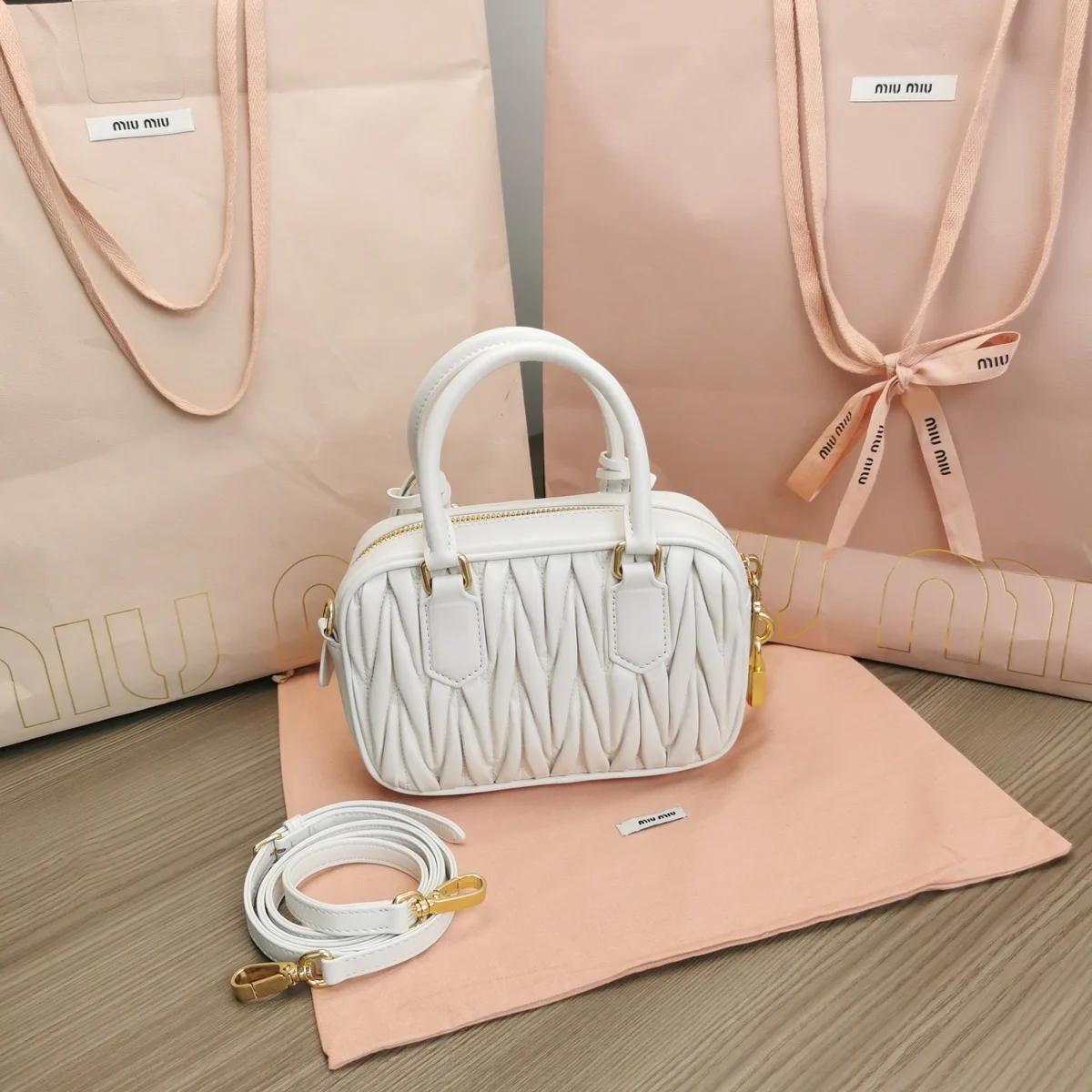 高仿包零售MiuMiu Arcadiematelassé納帕皮革包包5BB123正品級別-貨到付款