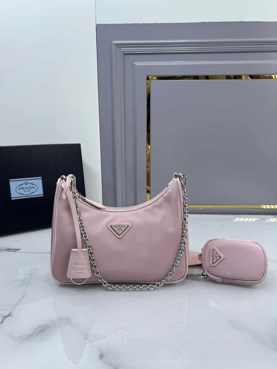 高仿奢侈品包Prada Re-Edition 1BH204 MM粉色皮革肩背包包正品級別-貨到付款