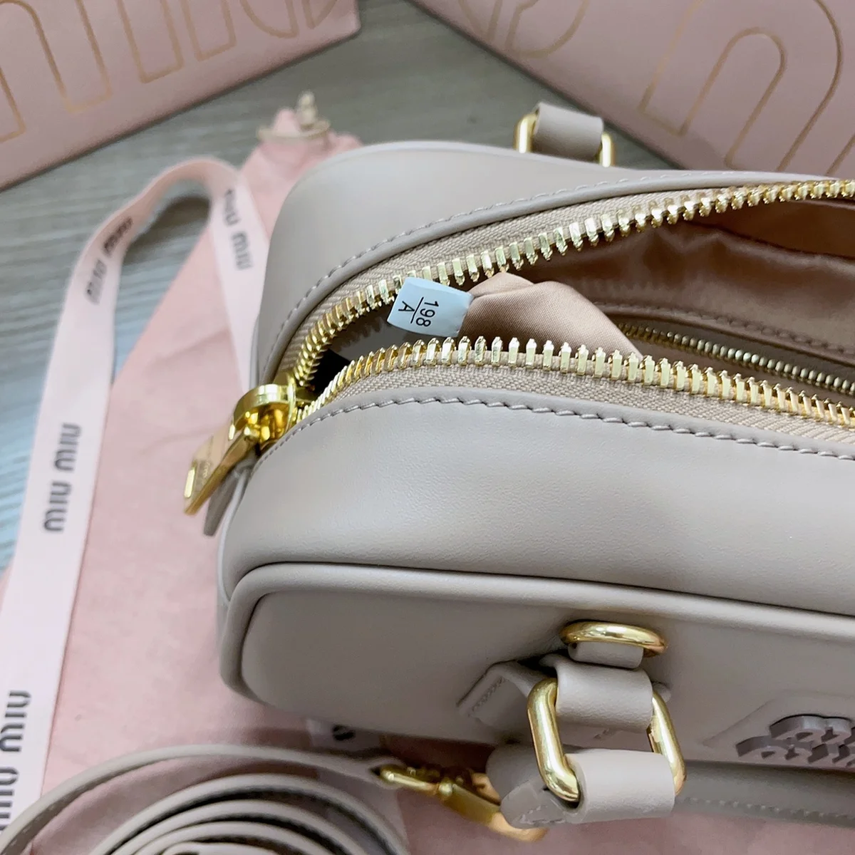 高仿包直銷MiuMiu Arcadie皮革包包5BB142正品級別-貨到付款