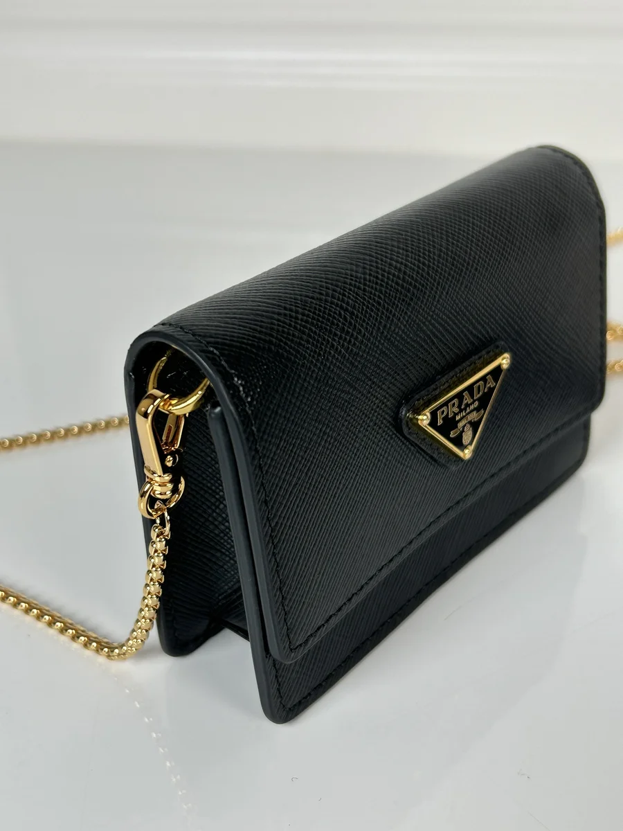 高仿奢侈品包Prada Essentials 1MR034 PM黑色皮革卡片包包正品級別-貨到付款