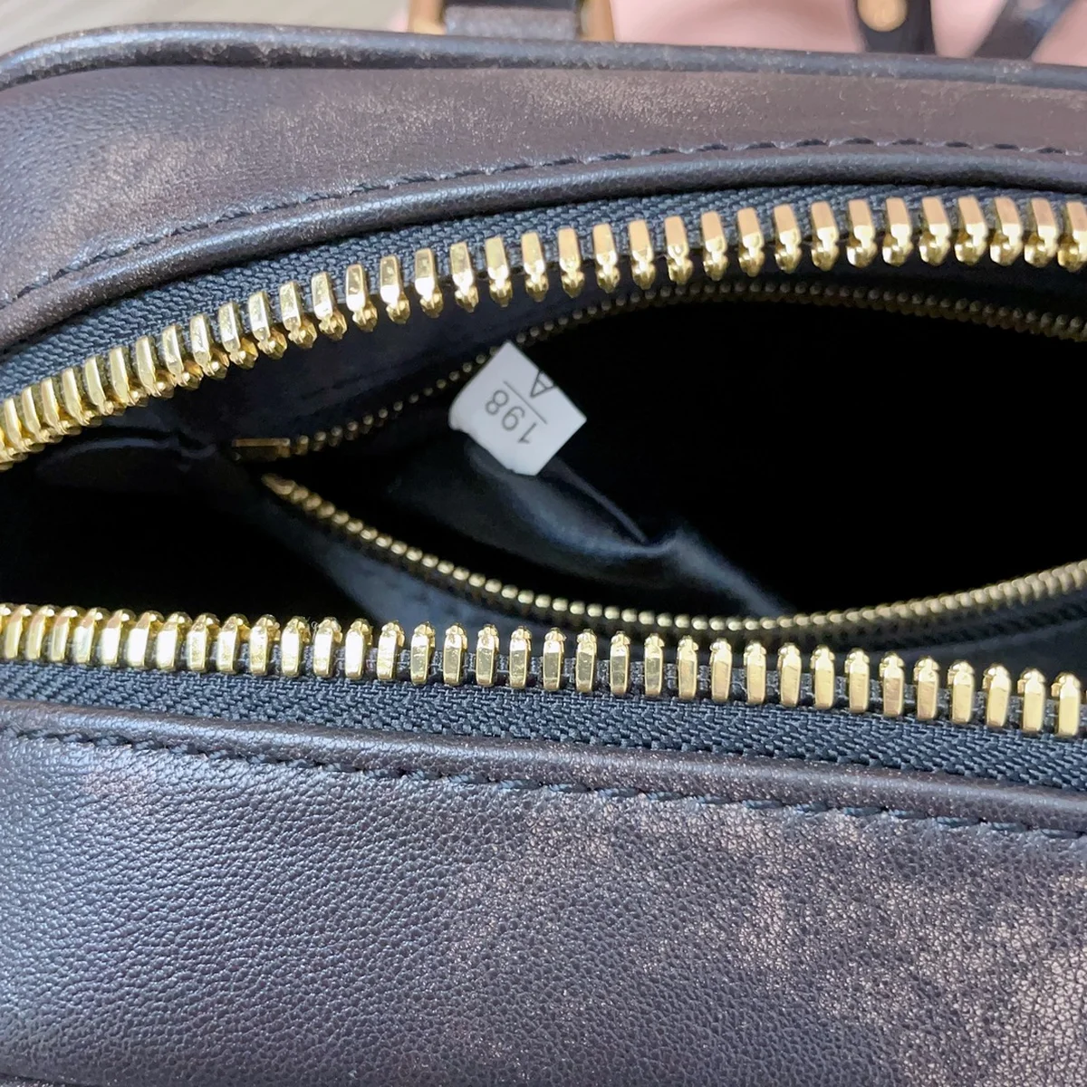 高仿包零售MiuMiu Arcadie皮革包包5BB142正品級別-貨到付款