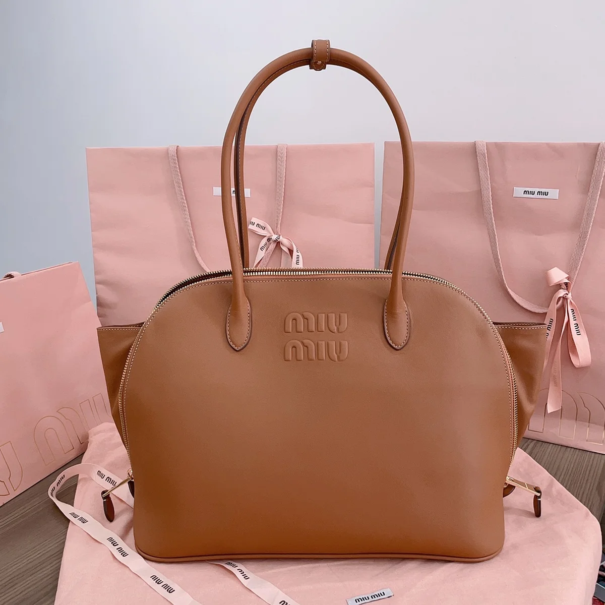 高仿名牌包MiuMiu 皮革包包5BA289正品級別-貨到付款