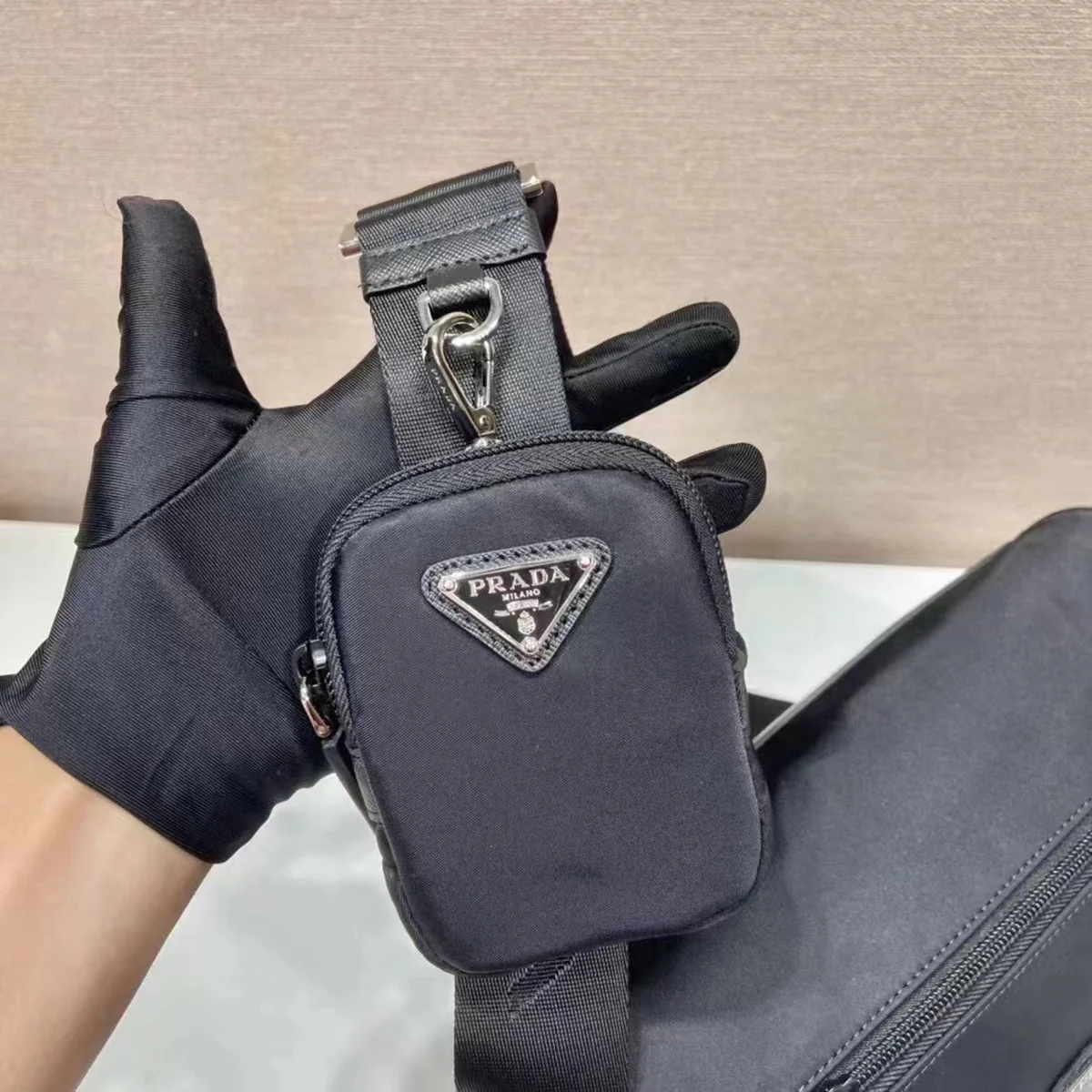 高仿包直銷Prada ReNylon 1BD994 MM黑色尼龍單肩包包正品級別-貨到付款