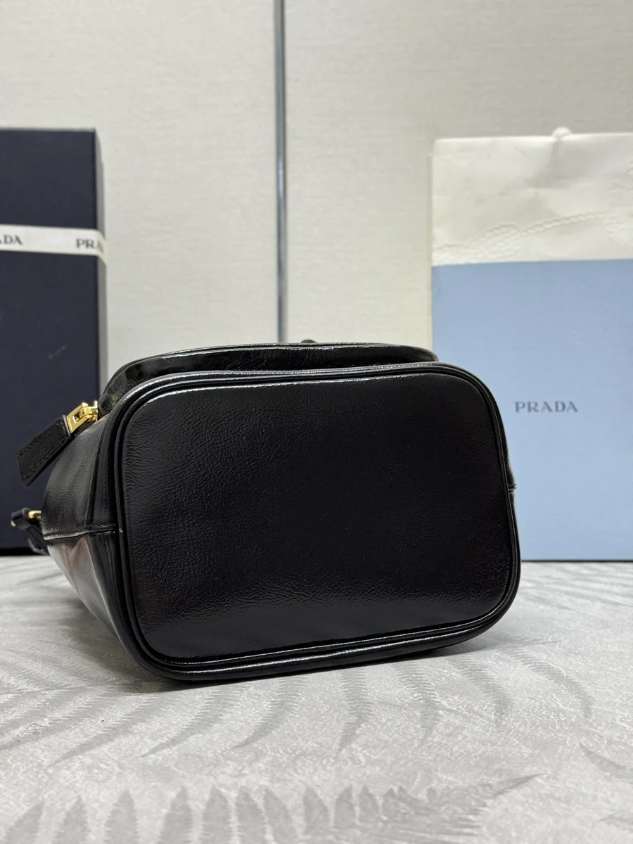 高仿奢侈品包Prada Nylon 1BH038 MM黑色尼龍單肩包包正品級別-貨到付款