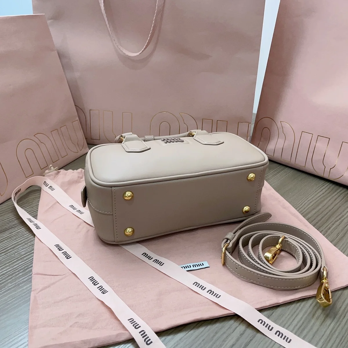 高仿包直銷MiuMiu Arcadie皮革包包5BB142正品級別-貨到付款