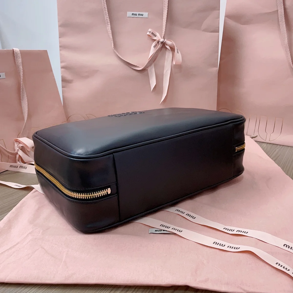 高仿包直銷MiuMiu 皮革Beau包包5BB117正品級別-貨到付款