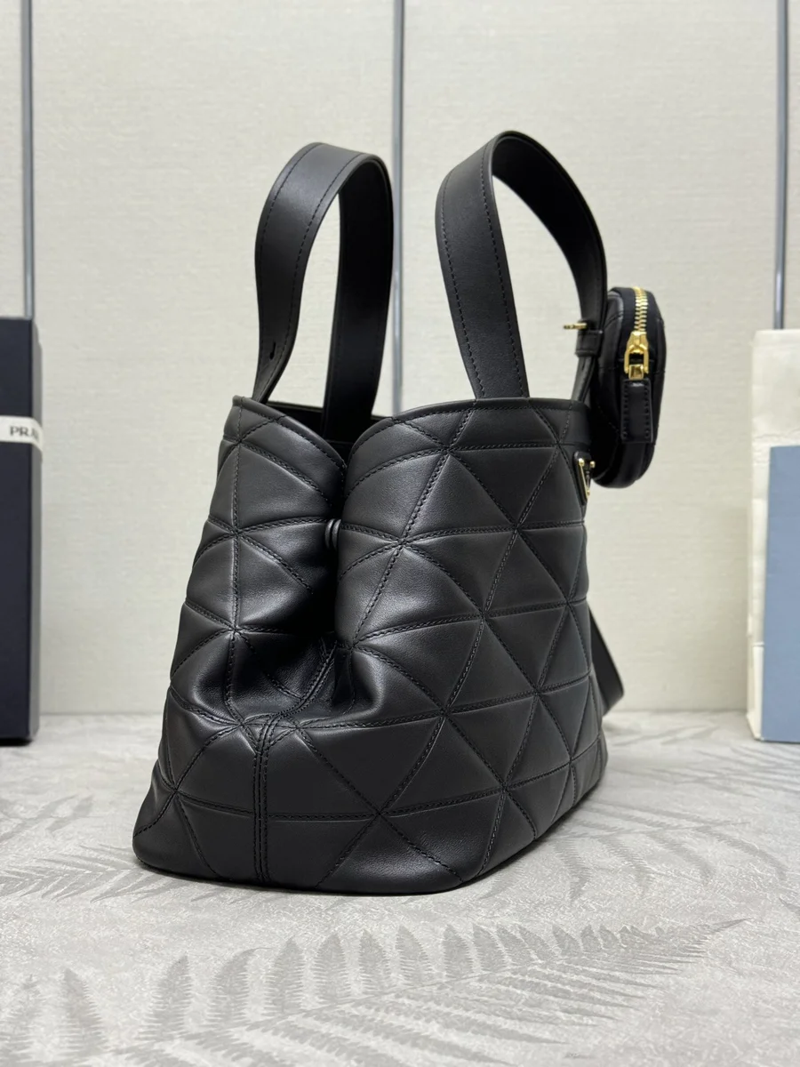 高仿包廠家Prada Symbole 1BG545 MM黑色皮革托特包包正品級別-貨到付款