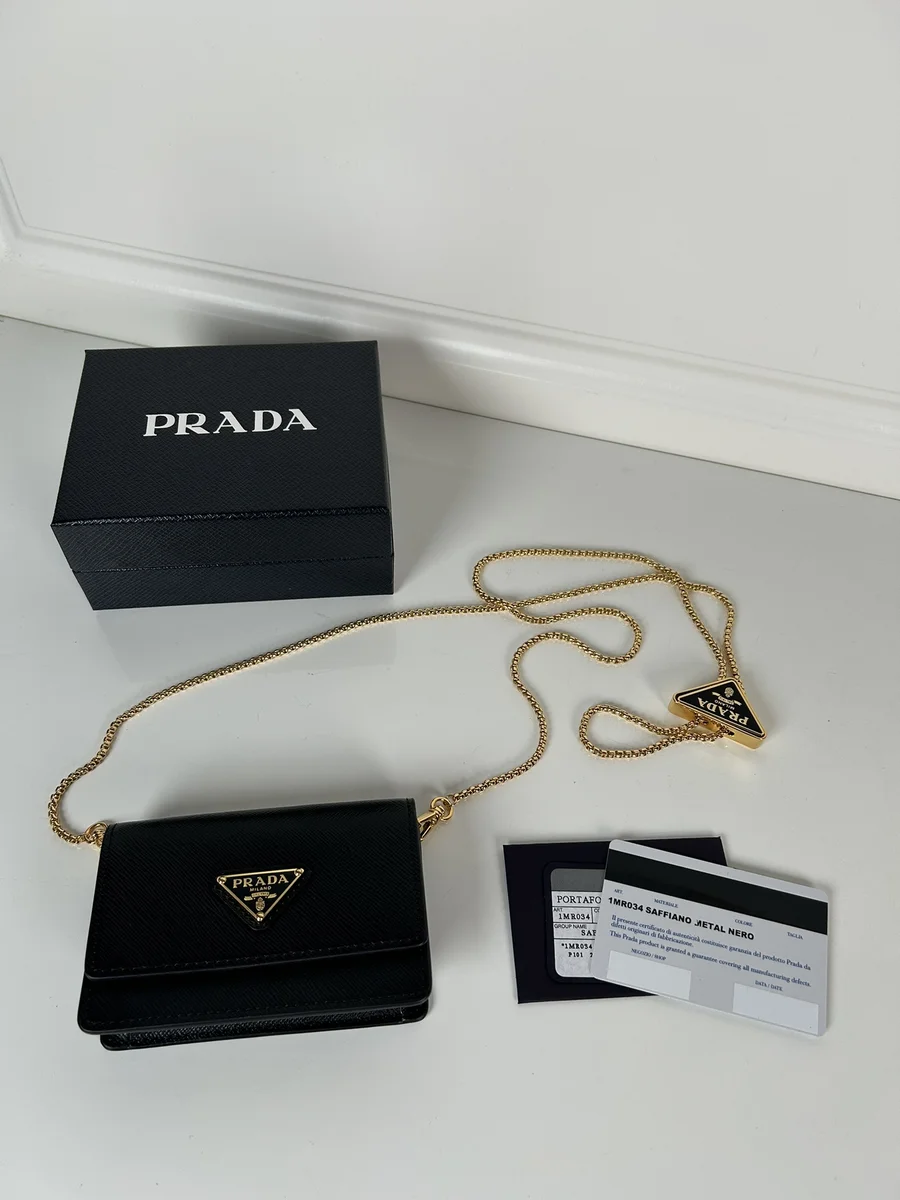 高仿奢侈品包Prada Essentials 1MR034 PM黑色皮革卡片包包正品級別-貨到付款