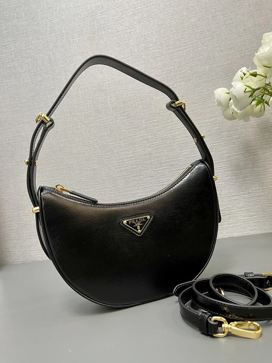 高仿名牌包Prada Classic 1BC194 PM黑色皮革肩背包包正品級別-貨到付款