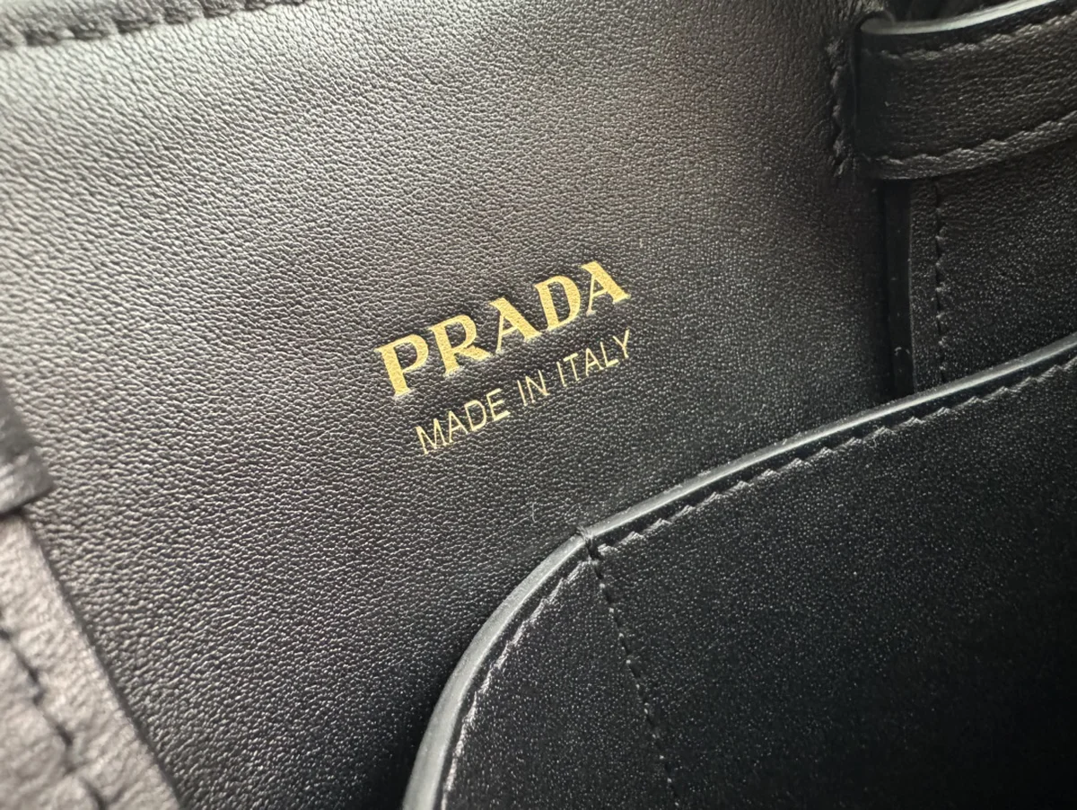 高仿包批發Prada Symbole 1BG547 MM黑色皮革手提包包正品級別-貨到付款