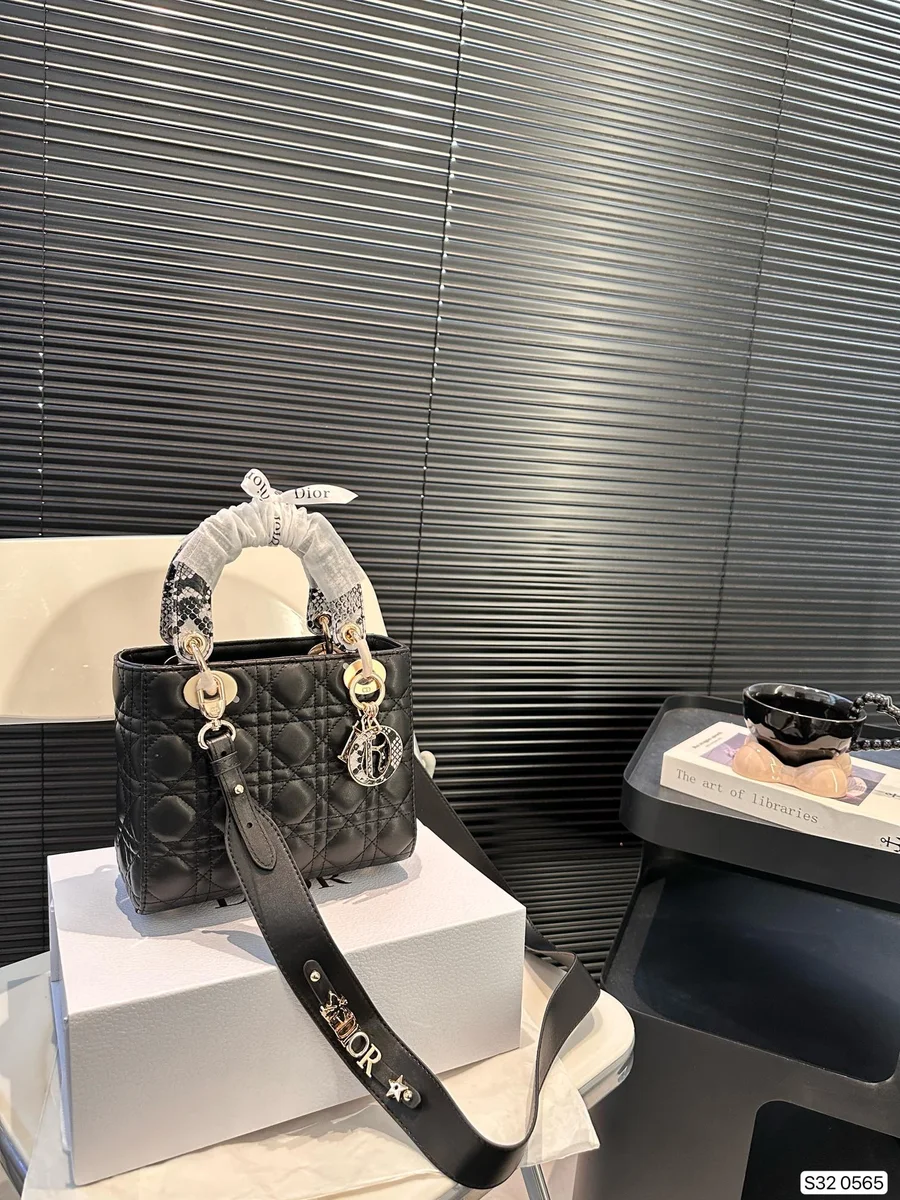 高仿名牌包Dior Lady 黑色 羊皮斜挎包MM-M0565正品級別-貨到付款