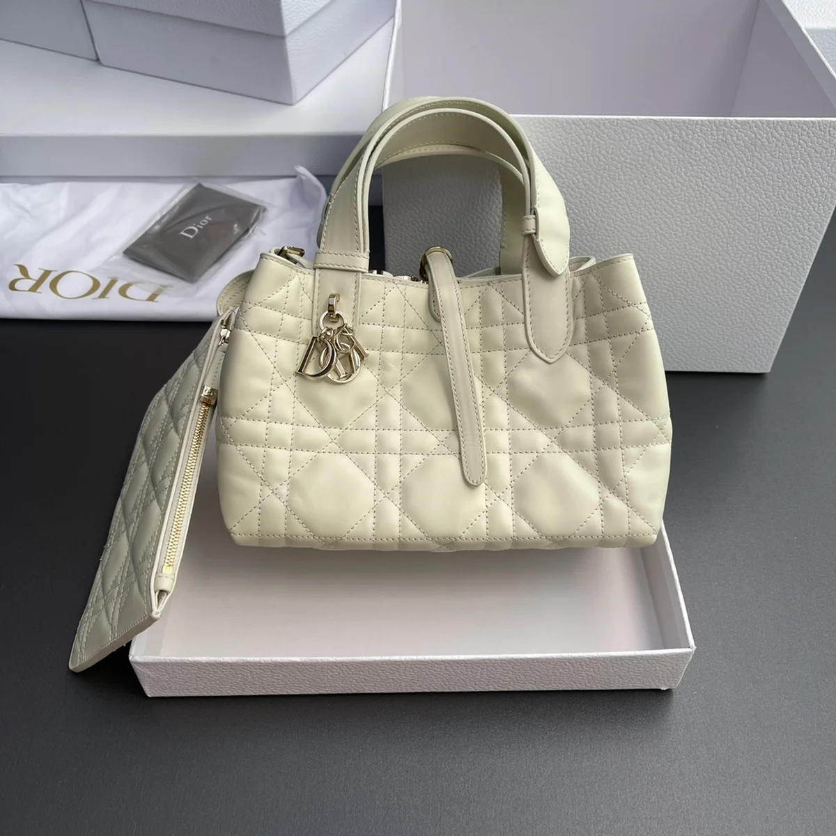 高仿奢侈品包Dior Toujours 白色托特包包PM-M2822正品級別-貨到付款