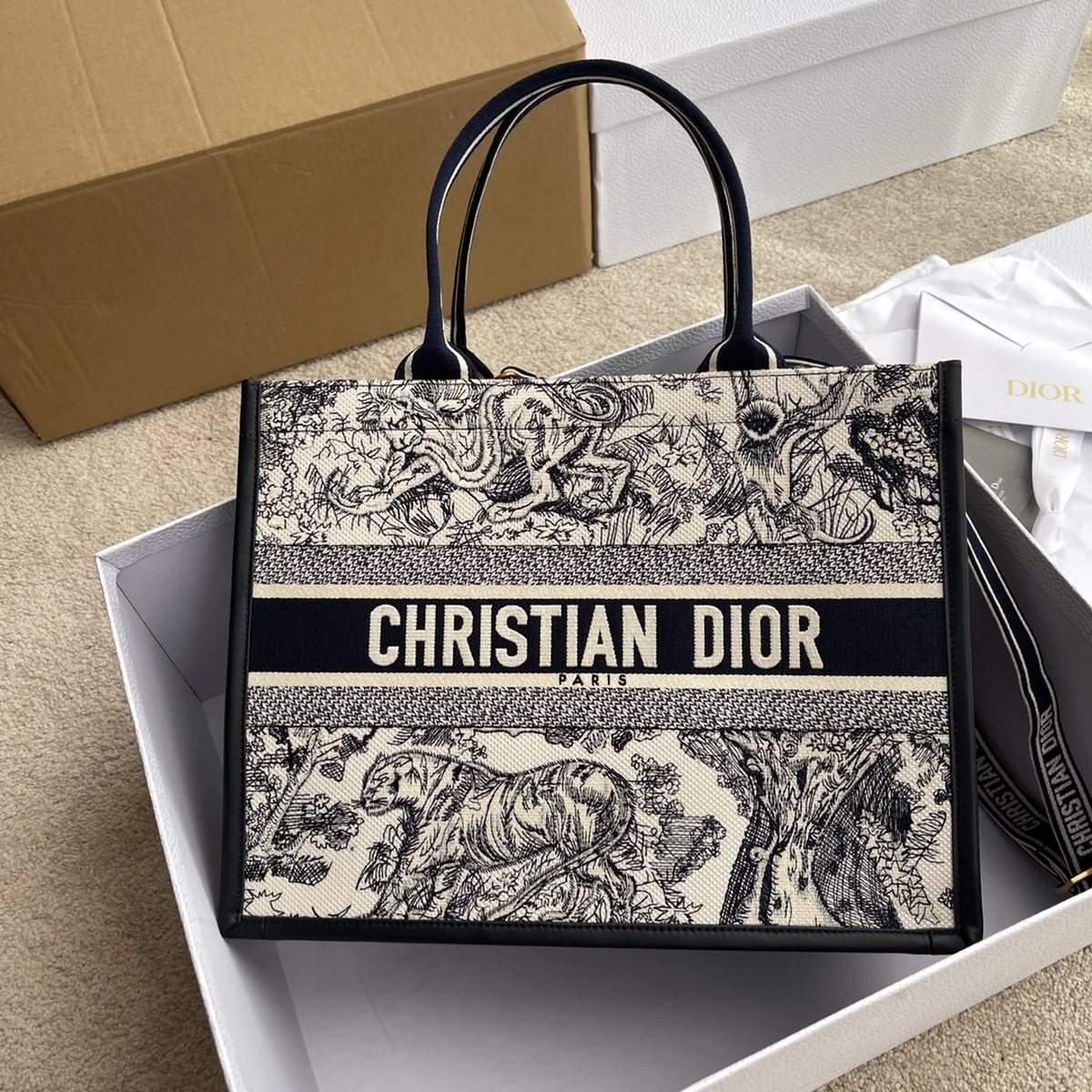 高仿名牌包Dior Book 白色托特包包MM-M1324正品級別-貨到付款