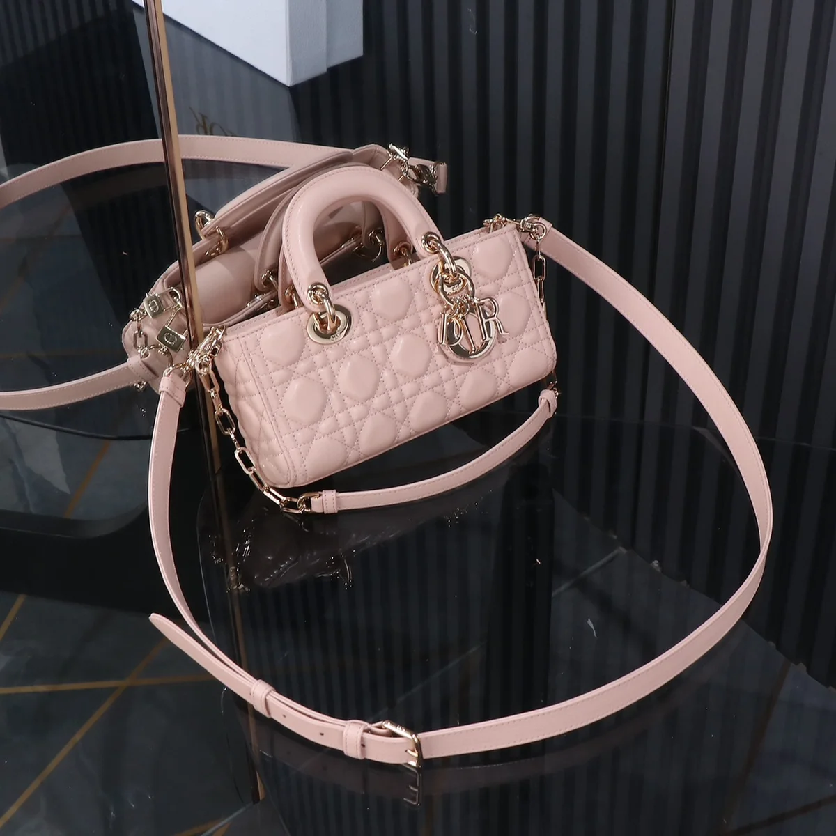 高仿包代購Dior Lady 粉色 羊皮斜挎包PM-M0613正品級別-貨到付款