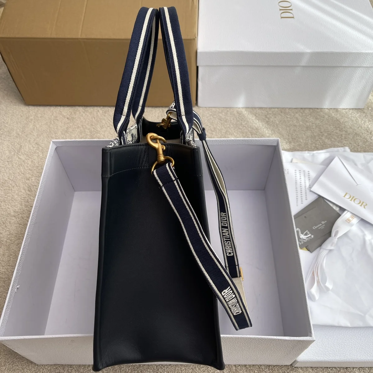 高仿名牌包Dior Book 白色托特包包MM-M1324正品級別-貨到付款