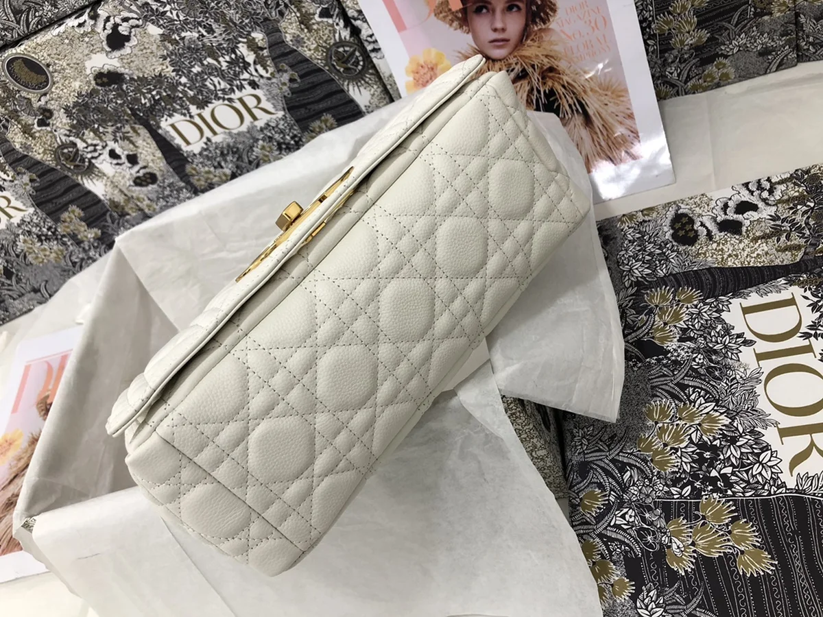 高仿名牌包Dior Caro 象牙色 小牛皮斜挎包MM-M9242正品級別-貨到付款