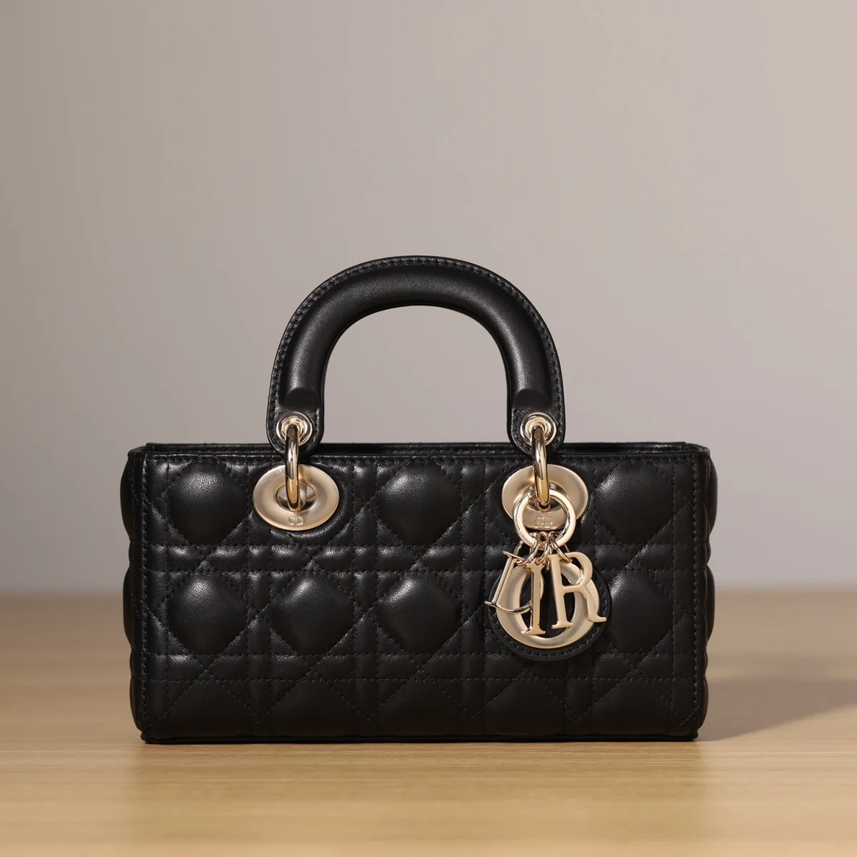 高仿包零售Dior Lady 黑色斜挎包PM-M0613正品級別-貨到付款