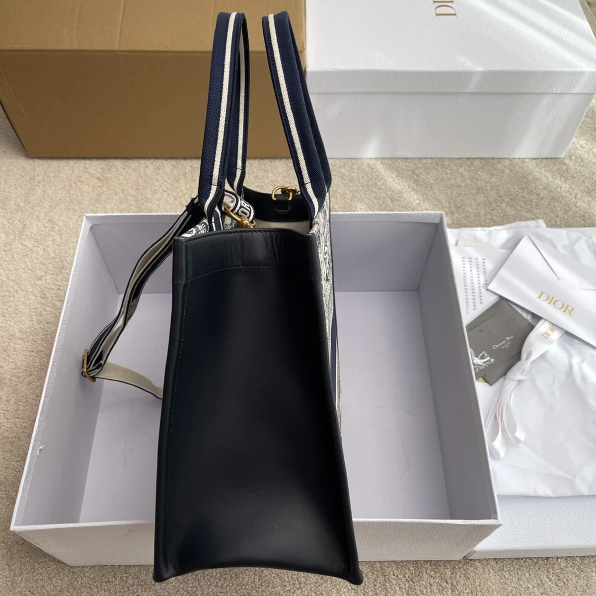 高仿名牌包Dior Book 白色托特包包MM-M1324正品級別-貨到付款