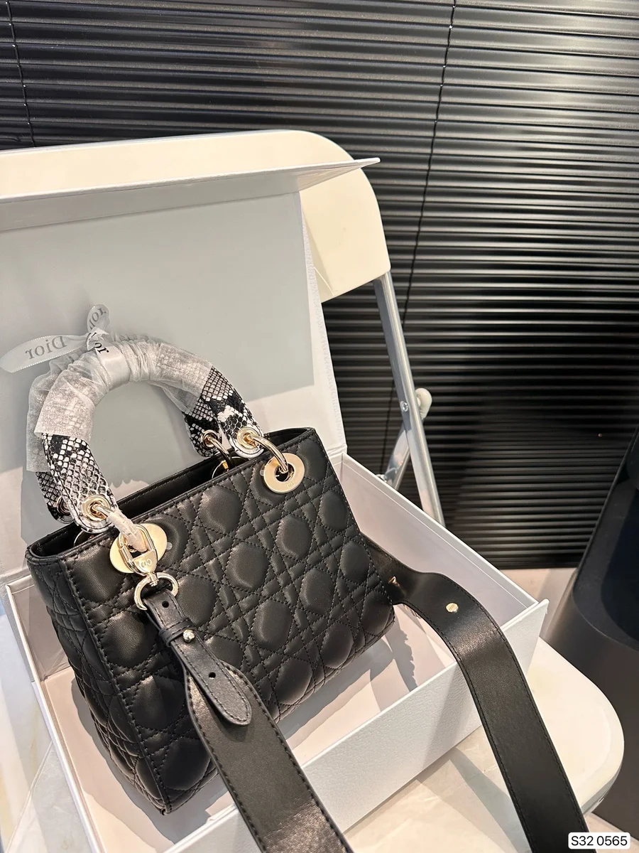 高仿名牌包Dior Lady 黑色 羊皮斜挎包MM-M0565正品級別-貨到付款